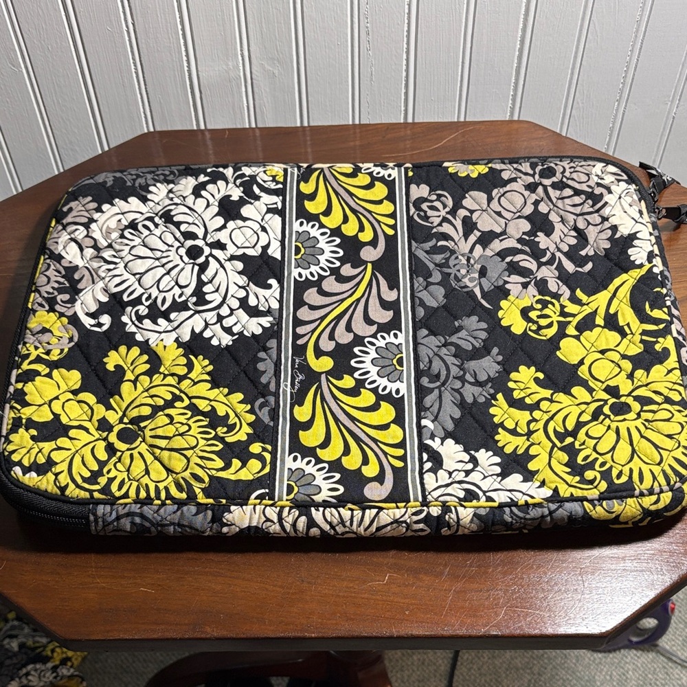 Vera Bradley Baroque Padded Laptop Sleeve Preowned